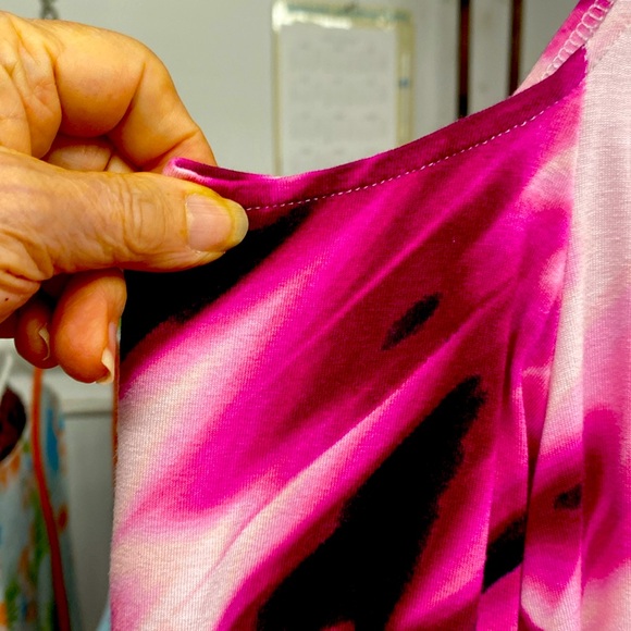 3/$15. JMCollection cold-shoulder top - Picture 3 of 6